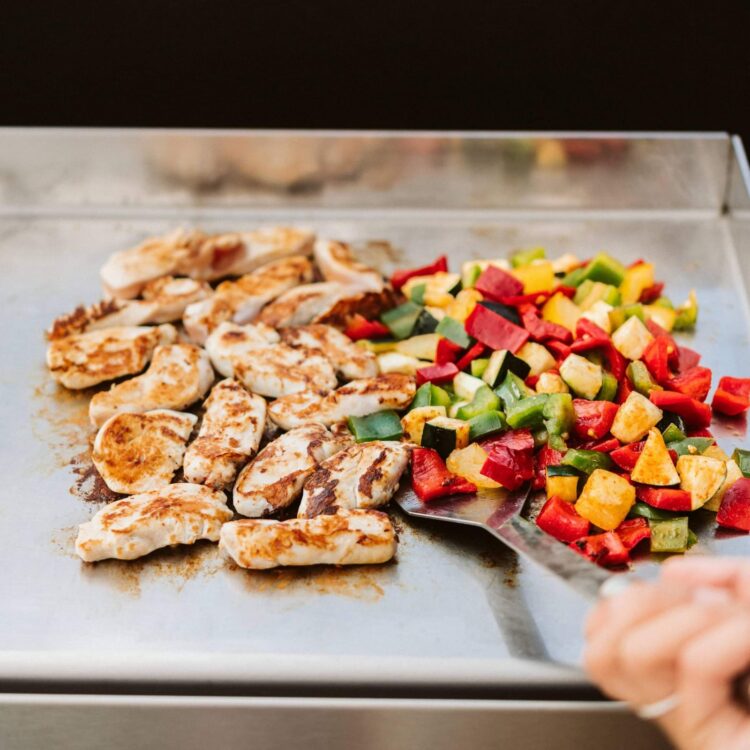 Emincés de poulet et légumes à la plancha Père Dodu