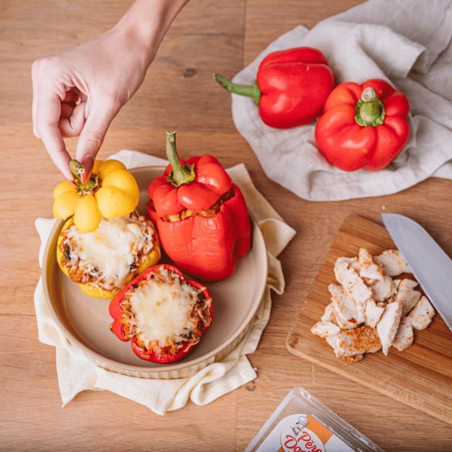 Photo recette poivrons farcis aux émincés de filets de poulet paprika Père Dodu